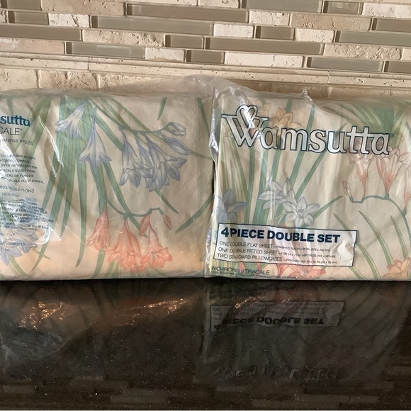 Double Set Multicolored Flowers Ultracale USA Vintage New